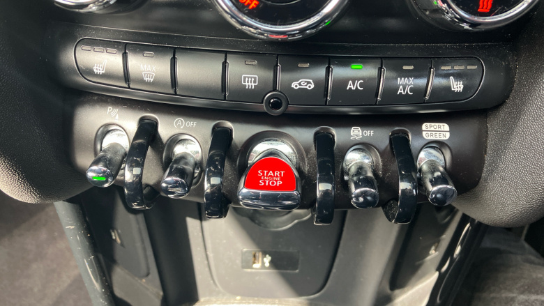 MINI Hatchback 1.5 Cooper Exclusive II 3dr Auto [Comfort/Nav Pck] Petrol Hatchback